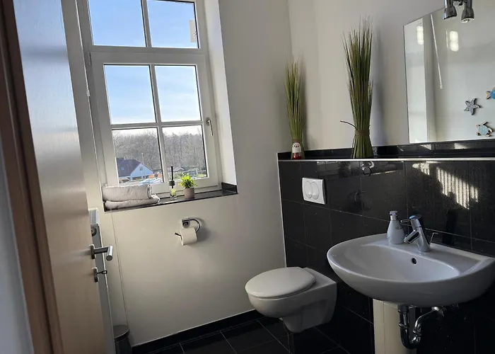 Modernes Am Hafen - Hannah Bergkamen